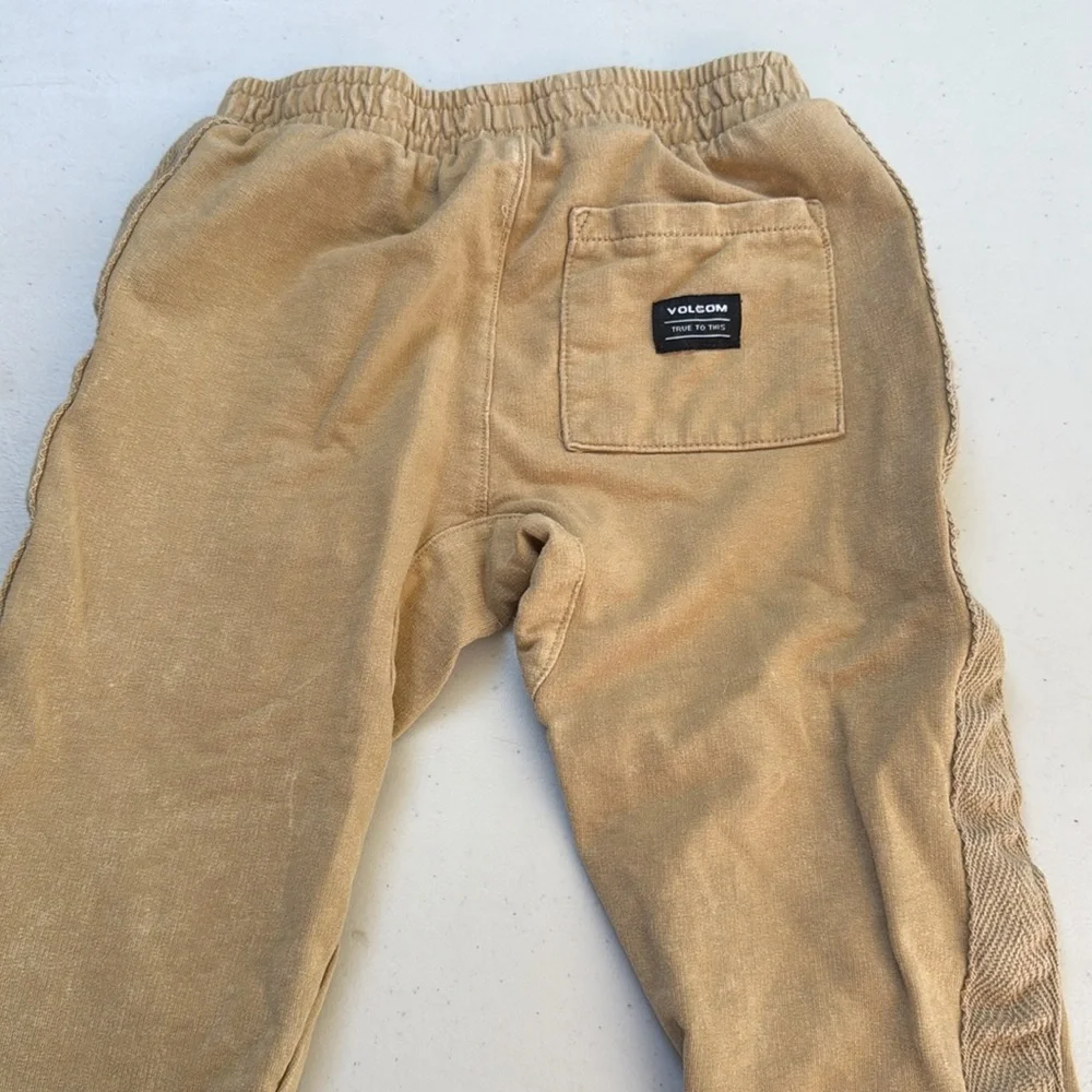 Volcom size 4T set - Picture 6 of 6